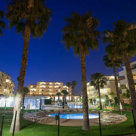 Vitors Plaza מלון דירות 4*