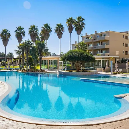 アパートホテル Vitors Plaza 4*