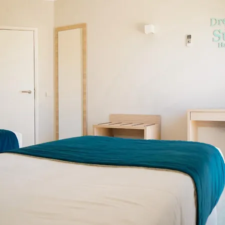 מלון דירות Vitors Plaza 4*