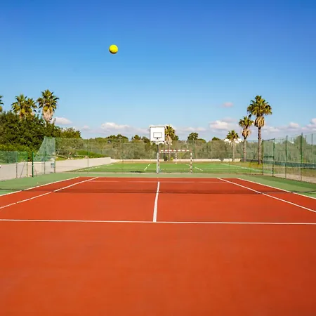 Vitors Plaza アパートホテル