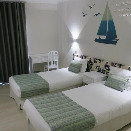 מלון דירות Vitors Plaza 4*
