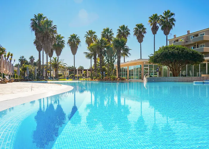 Vitors Plaza Aparthotel 4*