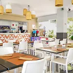 Vitors Plaza Aparthotel